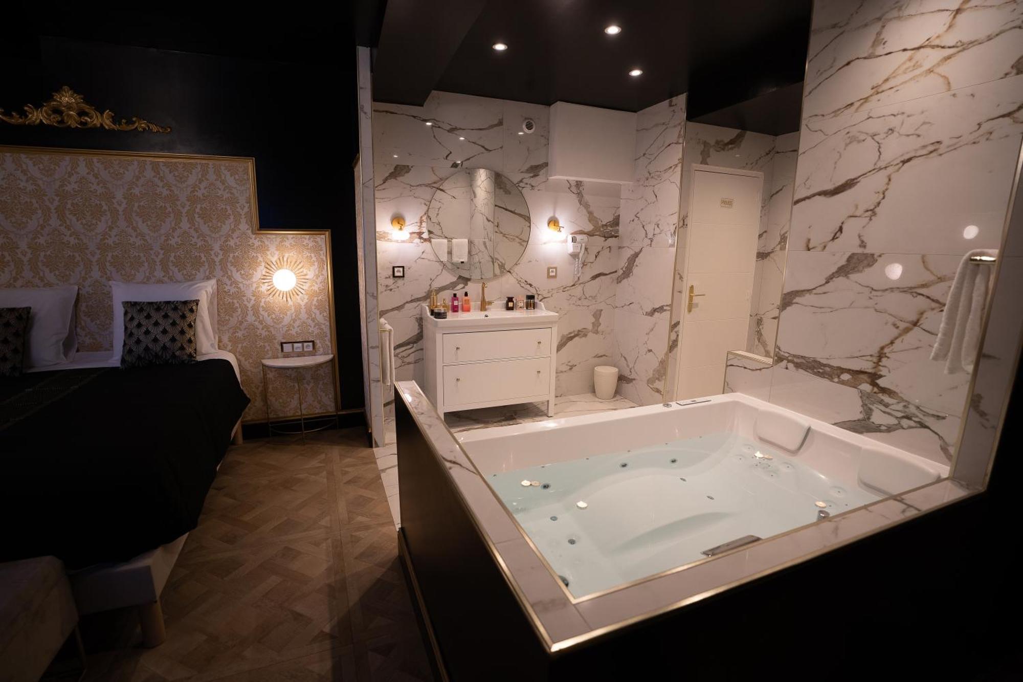 Appartement D'Exception Avec Jacuzzi Villefranche-sur-Saône Zewnętrze zdjęcie
